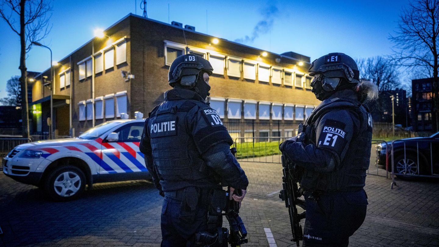 Europol warnt vor dem organisierten Verbrechen in Europa: Polizei schützt Gerichtsgebäude in Amsterdam