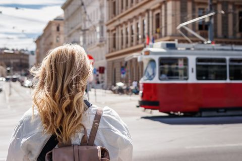 Junge Frau in Wien