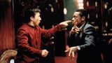 "Rush Hour": Jackie Chan als Chief Inspector Lee  aus Hongkong und Chris Tucker als Detective James Carter vom FBI – klar, dass es bei dem Auftrag, ein elfjähriges chinesisches Mädchen aus den Händen von Kriminellen zu befreien, zu kulturellen Differenzen kommt. 1998, als der Film erschien, war nicht abzusehen, dass es auch noch Teil 2 und 3 geben würde.