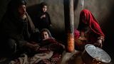 World Press Photo: Afghanisches Ehepaar mit krankem Kind
