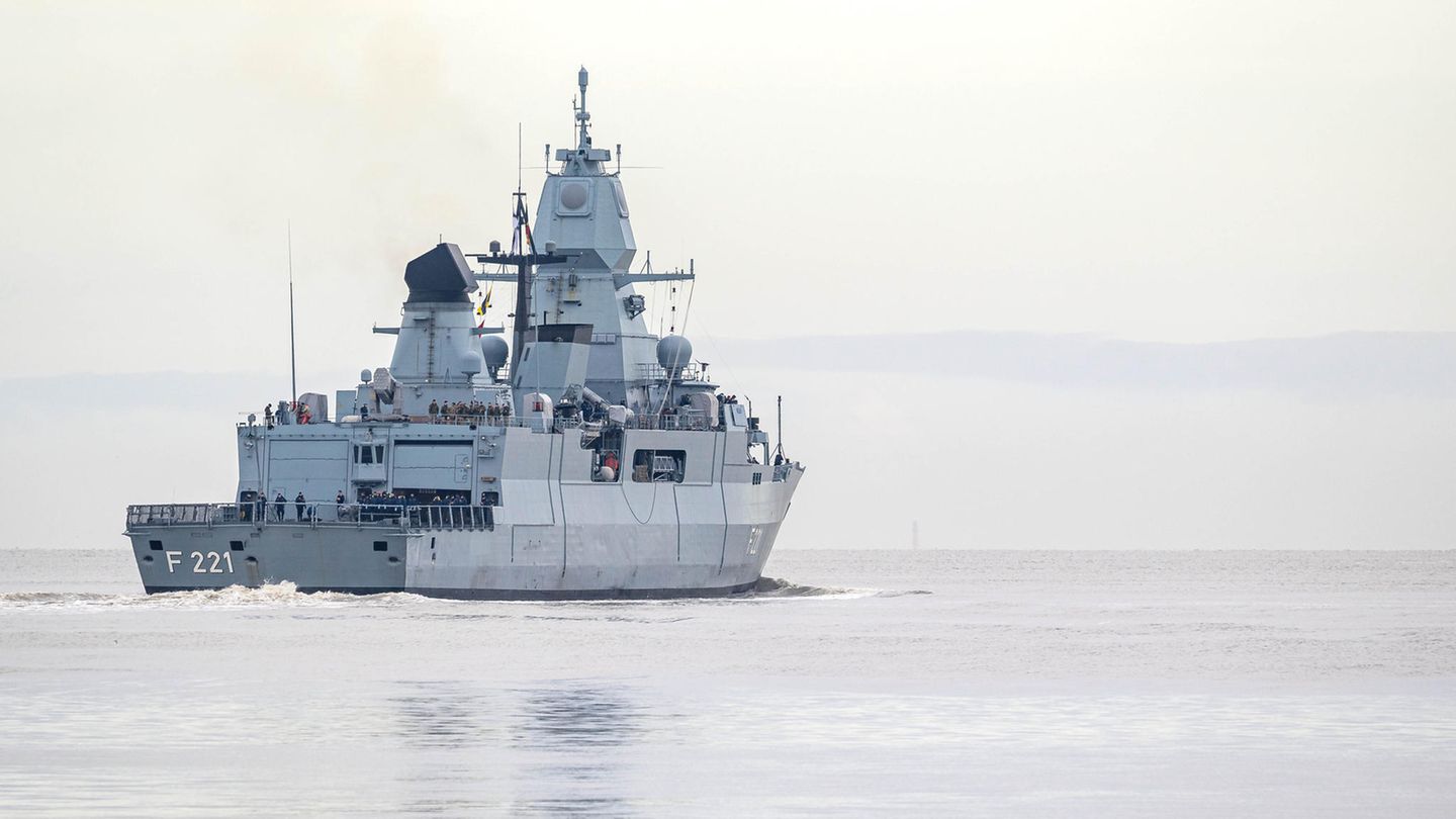 Die "Hessen" stach im Februar von Wilhelmshaven aus in See