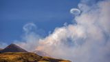 Rauchkringel am Himmel