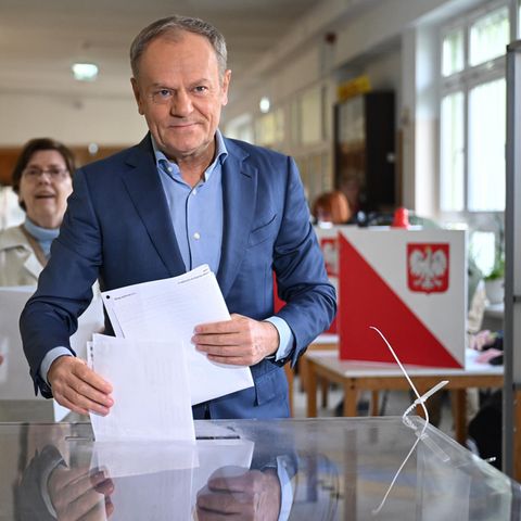 Polens Premier Donald Tusk, hier bei der Stimmabgabe bei den Kommunalwahlen am Wochenende