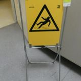 Dieser Warnaufsteller wird als besonderes "Highlight" angepriesen.