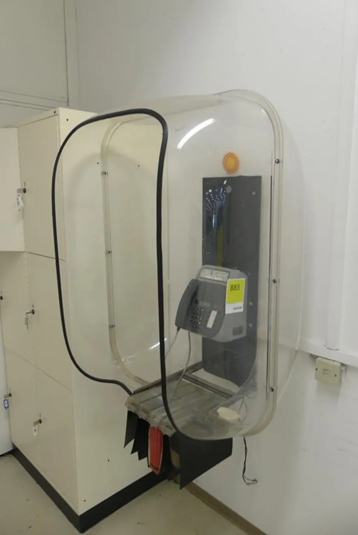 Wo bekommt man heutzutage sonst noch eine Telefonzelle her?