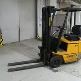 Auch das Lager muss geräumt werden - sogar Gabelstapler sind abzugeben.