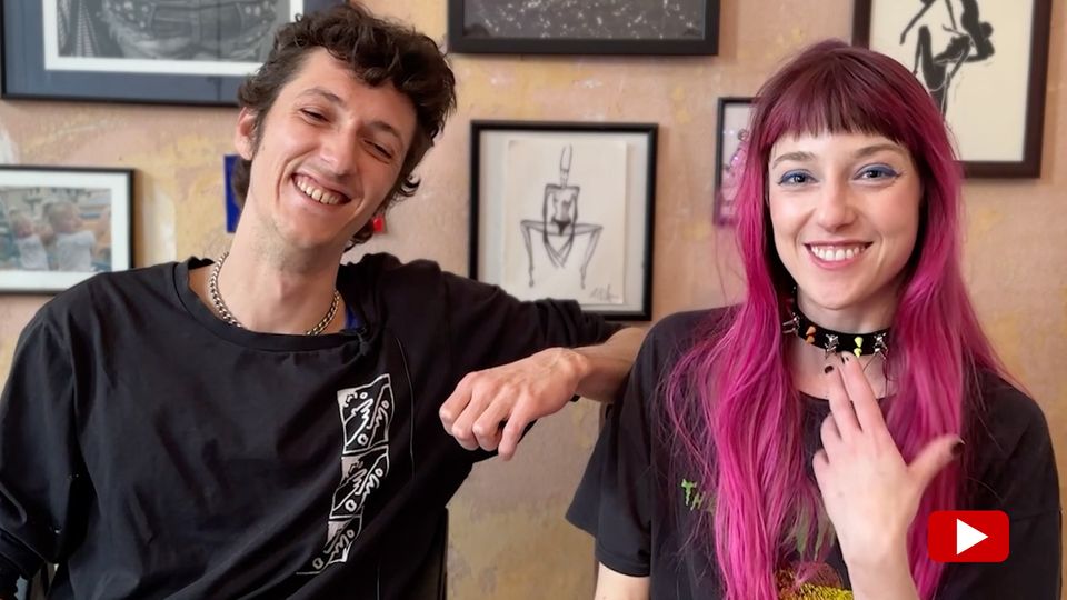 "Er ist mein Spielzeug-Guru": Paar erklärt Sextoys-Fotoprojekt "Er ist mein Spielzeug-Guru": Paar erklärt Sextoys-Fotoprojekt