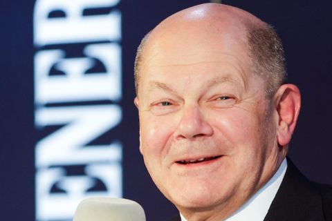 Nun startet auch Kanzler Scholz seinen eigenen Account – und findet es selbst überraschend.
