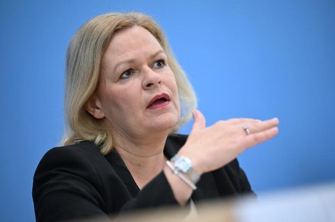 Bundesinnenministerin Nancy Faeser bei der Vorstellung der Polizeilichen Kriminalstatistik