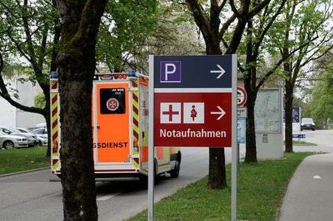 Der Eingangsbereich des Inn-Salzach-Klinikums Gabersee