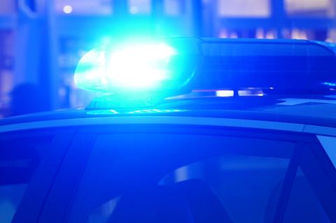 Die Zahl registrierter Straftaten ist im vergangenen Jahr einem Medienbericht zufolge bundesweit um 5,5 Prozent auf fast sechs Millionen gestiegen.