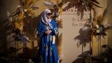 In der Ukraine posiert diese Muslima nach dem Gebet für ein Foto. Mitglieder der ukrainischen muslimischen Gemeinde nahmen an den Gebeten in der Ar-Rahma-Moschee in Kiew teil