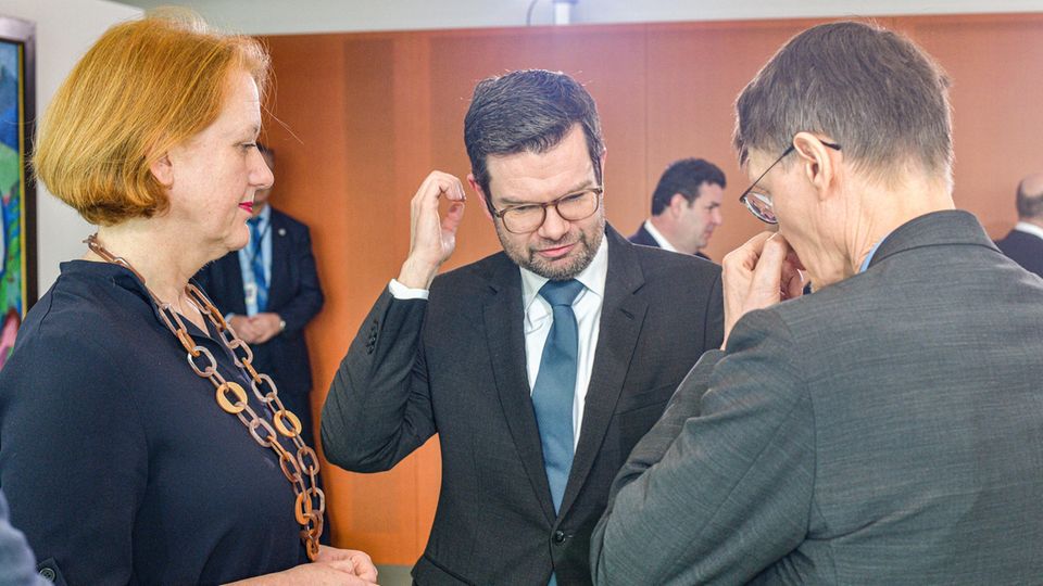 Familienministerin Lisa Paus (Grüne), Justizminister Marco Buschmann (FDP), Gesundheitsminister Karl Lauterbach (SPD)