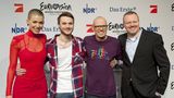 2012 gelang erneut ein Senderübergreifendes Format: "Unser Star für Baku" brachte den Sänger Roman Lob hervor, der mit seinem Song "Standing Still" auf Platz acht beim ESC landete. Im Jahr darauf richtete der NDR die Castingshow wieder alleine aus, gab das Ganze jedoch bei der Produktionsfirma Brainpool TV in Auftrag, an der Raab beteiligt war. Auch in den kommenden Jahren wirkte Brainpool noch an den Vorentscheids-Formaten mit.  Raab hat seine Anteile daran mittlerweile verkauft. Und will es jetzt mit neuer Firma und noch größerem Ehrgeiz offenbar noch einmal wissen. Nachdem Deutschland in den vergangenen Jahren wiederholt auf den letzten Rängen landete, könnte der ESC eine ordentliche Portion Raab gut vertragen. Denn eines ist sicher: Kaum einer liebt den ESC so sehr, wie Stefan Raab.