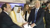 Der ägyptische Präsident, der suadi arabische König Donald Trump und Melania in Saudi Arabien 2017