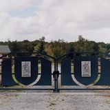 Toreinfahrt der Ranch, auf der Marie-Claire von ihrem Ex-Mann erschossen wurde