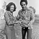 1967 heiratet er Marguerite L. Whitley. Aus der Ehe gehen drei Kinder hervor. Eine Tochter ertrinkt 1979 im Familienpool. Kurz darauf lässt das Paar sich scheiden.