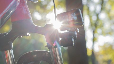 GoPro Alternativen: Action Cam an einem Mountainbike montiert