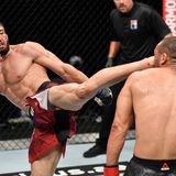 Der ehemalige Champion Oliviera hat durch seine Erfahrung sicherlich einen großen Vorteil, doch wird das reichen gegen den athletischen Armenier? Arman Tsarukyan, der vor allem als starker Ringer bekannt ist, hat bereits einige Weltklasse Kämpfer besiegen können.