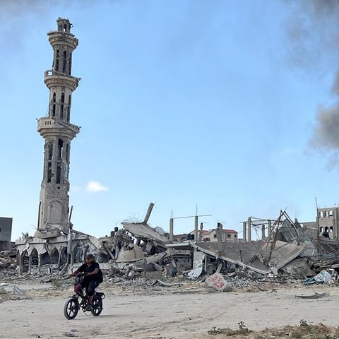 Szene der Zerstörung in Khan Younis im südlichen Gazastreifen nach dem Abzug der israelischen Truppen am vergangenen Wochenende