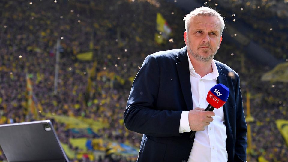 Dietmar Hamann als Sky-Reporter beim Spiel Dortmund gegen Mainz