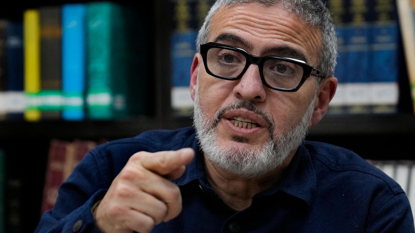 Ghassan Abu Sitteh gestikuliert