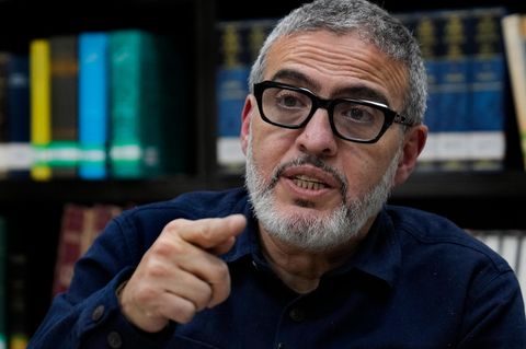 Ghassan Abu Sitteh gestikuliert