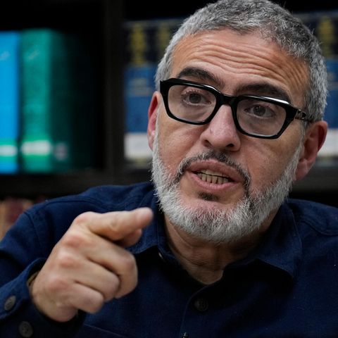 Ghassan Abu Sitteh gestikuliert
