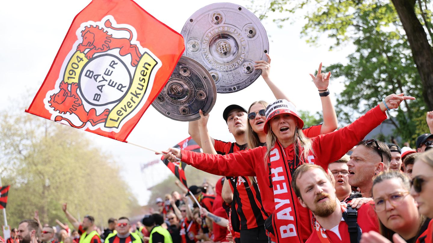+++ Eilmeldung +++: Bayer Leverkusen ist erstmals deutscher Fußballmeister