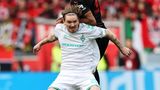 Bremens Nick Woltemade und Leverkusens Jonathan Tah wollten es wissen