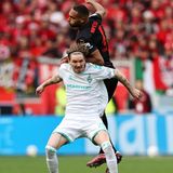 Bremens Nick Woltemade und Leverkusens Jonathan Tah wollten es wissen