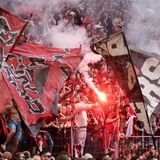 Leverkusens Fans jubeln nach dem Gewinn der Deutschen Meisterschaft