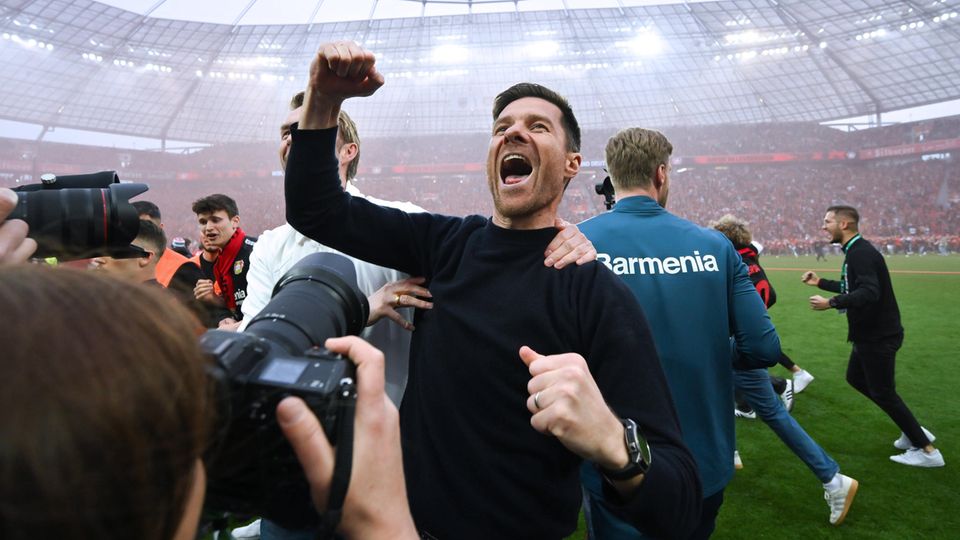 Leverkusen-Trainer Xabi Alonso hatte nach dem Sieg gegen Werder Bremen allen Grund zu Jubeln