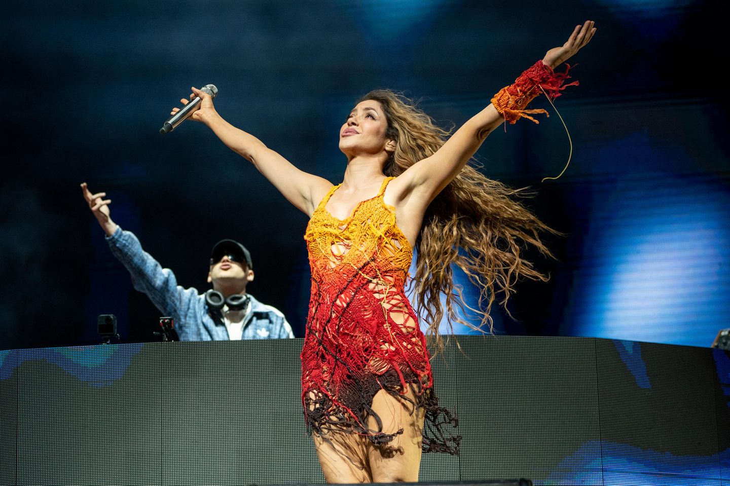 ...gab es von Shakira. Die Sängerin tauchte beim Set von Bizarrap auf, sang zwei Songs und kündigte eine Welttournee an. Ganz offiziell angekündigt war hingegen...