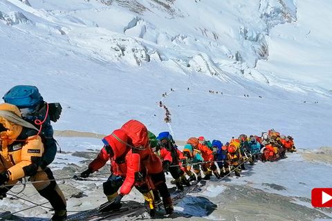 "Über Leichen wird hinweggestolpert": Ansturm auf Mount Everest nach wie vor hoch
