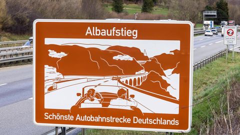 Verkehrsschild Touristische Unterrichtungstafel München Autobahn