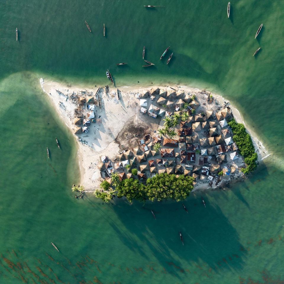 Aufnahme der Insel Nyangai aus der Vogelperspektive