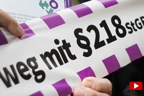 Abtreibungsdebatte: Könnten Schwangerschaftsabbrüche bald legal werden? (Video)