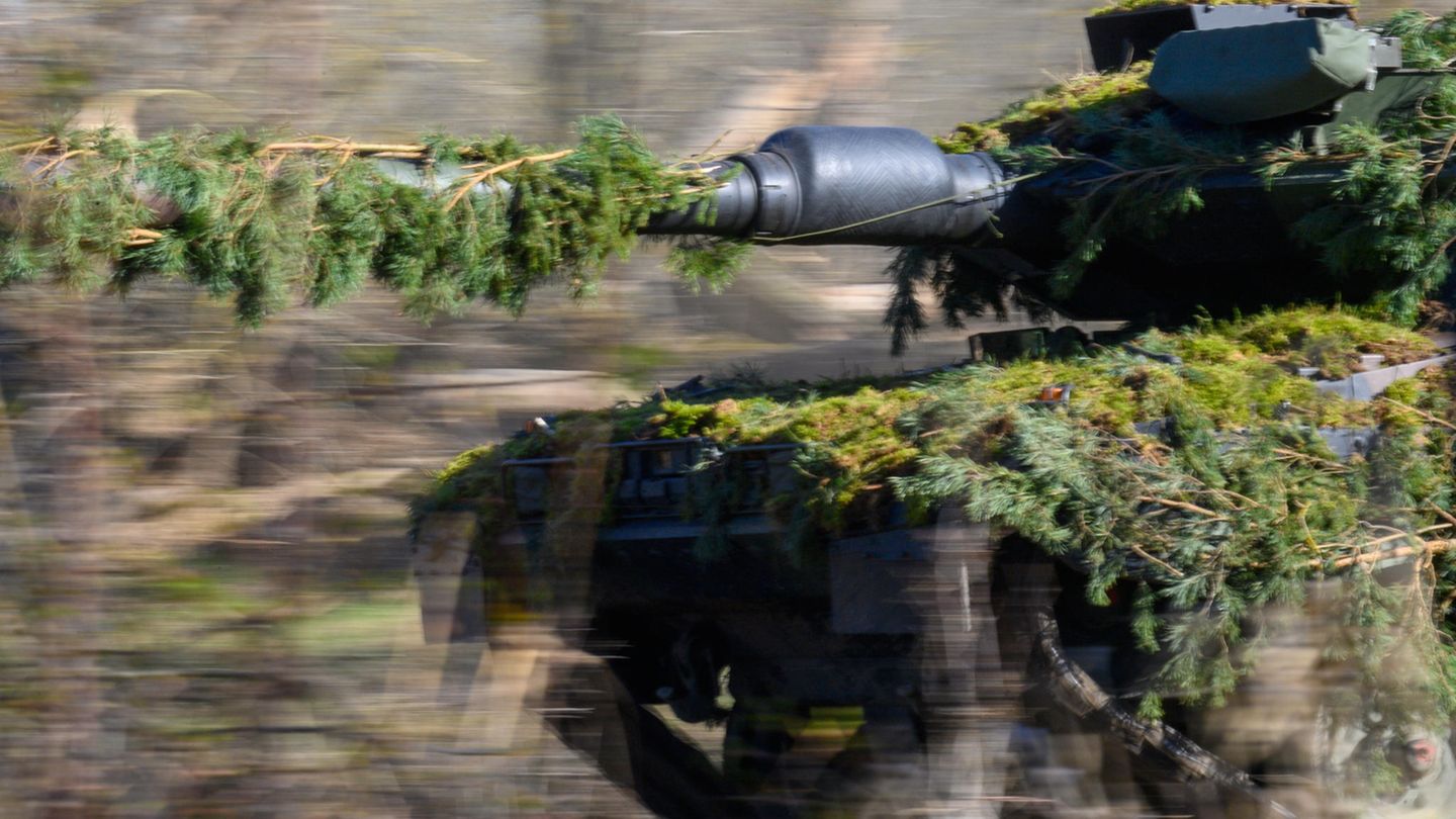 Leopard 2 bei einer Übung in Deutschland.