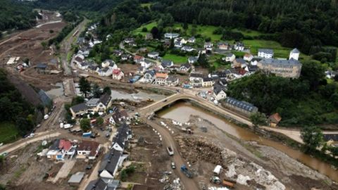 Schäden in Ahrtal nach verheerendem Hochwasser