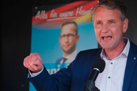 Björn Höcke spricht während einer Wahlkampfveranstaltung in Merseburg