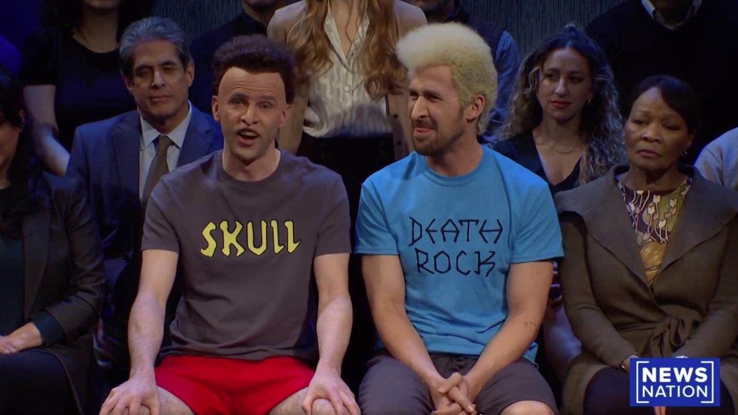 Ryan Gosling botches SNL laugh-out-loud sketch – and makes it better