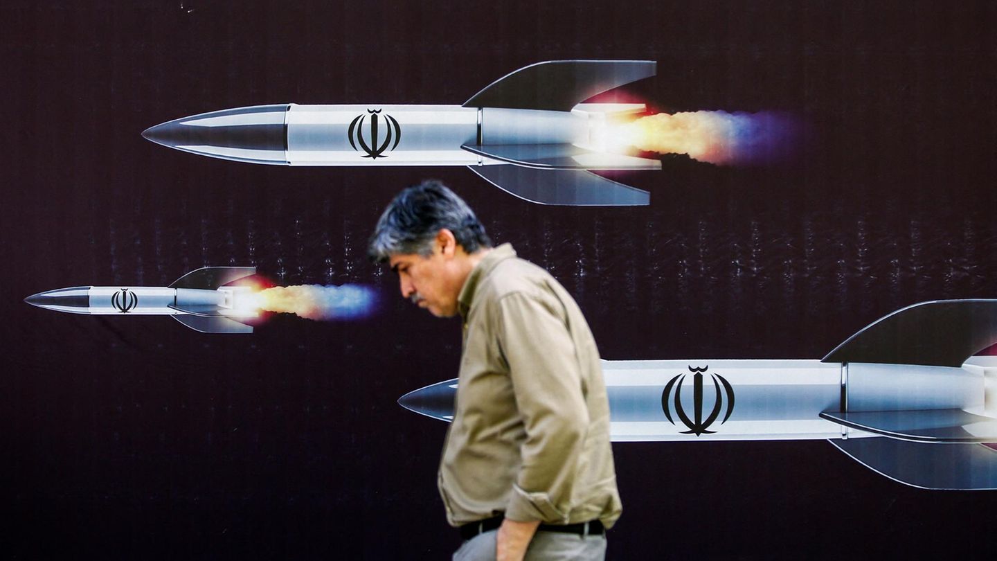 Iran: Why is Israel attacking Isfahan of all places?