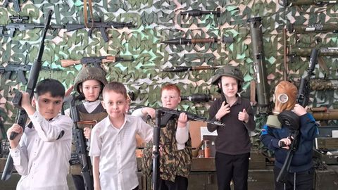 Russland gegen die Ukraine: Kinder in einem Museum der "Spezialoperation"