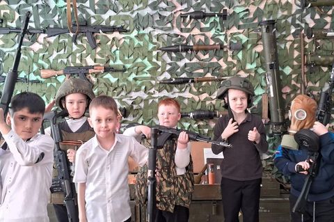 Russland gegen die Ukraine: Kinder in einem Museum der "Spezialoperation"