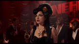 Die einen sagen, sie hätte es gar nicht erst versuchen sollen. Die anderen feiern Marisa Abela, die Hauptdarstellerin des Amy-Winehouse-Films „Back To Black“, weil sie der einzigartigen Soul-Sängerin sehr nah kommt. Dabei sind sich beide Fraktionen in einem Punkt einig: Es ist unmöglich, eine Frau zu spielen, die in jedem Song so um ihr Leben gesungen hat wie Winehouse, die erst 27-jährig mit 4,16 Promille im Blut starb.  Das Spiel mit unseren Erwartungen ist wohl der Grund, weshalb Biopics seit einigen Jahren derart erfolgreich laufen: Kann er oder sie die oft tragischen Stars in all ihrer Zerrissenheit auf die Leinwand bringen? Und vor allem: Können die Darsteller auch noch ebenso gut singen? Diese Debatten, die bei jedem Filmstart erneut aufflammen, werden wir noch öfter erleben, denn der Boom der musikalischen Biopics findet noch lange kein Ende. Fans freuen und ärgern sich jetzt schon über Verfilmungen etwa von Michael Jackson Leben – sein Darsteller Jaafar Jackson erhielt vorab gute Kritiken, weil er dem King of Pop so ähnlich sieht. Kein Wunder: Er ist Jackson Neffe. Ebenfalls in der Pipeline: Filme über Bob Dylan (Hauptrolle: Timothée Chalamet), Bruce Springsteen (Hauptrolle: Jeremy Allen White), Madonna, Cher, die LSD-Rocker Grateful Dead, die Bee Gees und gleich vier Produktionen über die Beatles – für jeden Pilzkopf einen.  Den Schauspielern bieten die Biopics aber Chancen nicht nur mal den Mund aufzumachen. Solche Rollen werden auch häufig Nominierungen für Filmpreise belohnt. Und so haben sich in den vergangenen Jahren einige Stars an Elvis, Whitney Houston, Freddie Mercury und Udo Lindenberg herangewagt. Wir vergleichen Original und Fälschung ...