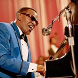 Ray Charles (gespielt von Jamie Foxx) während eines Auftritts in Seattle (Filmszene)