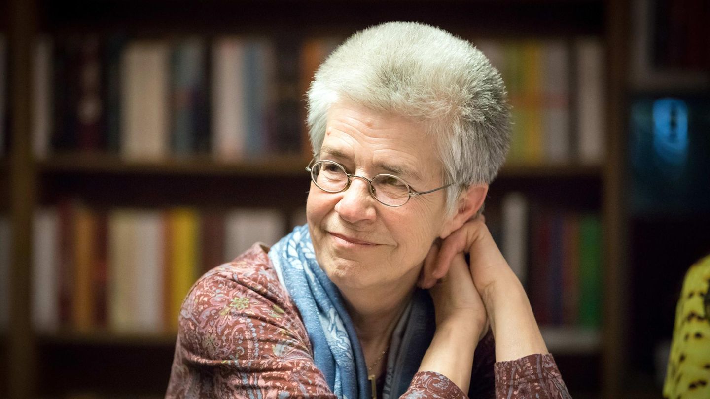 Portrait Elke Schlling, Gründerin von Silbernetz e.V.