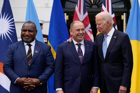 Joe Biden und James Marape