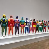 21 Männer in der teils überarbeiteten, teils neuen Version der Ausstattung für die Olympischen Spiele 1992